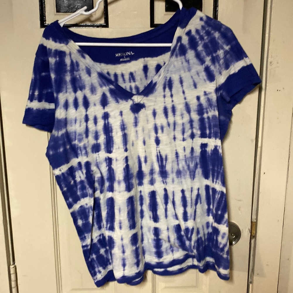 Womans shirt  size lrge